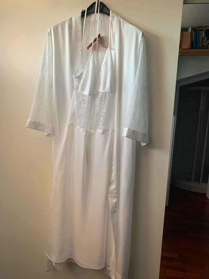 Trovata anche vestaglia e sottoveste - 2