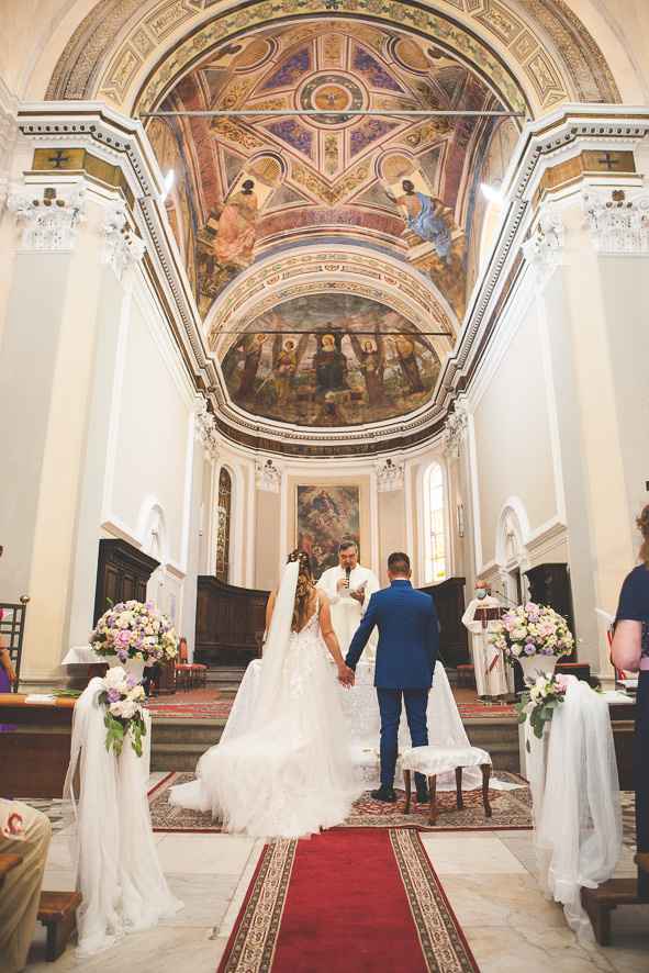 Fioritura chiesa, bouquet, fiori all’occhiello e braccialetto di fiori - 2