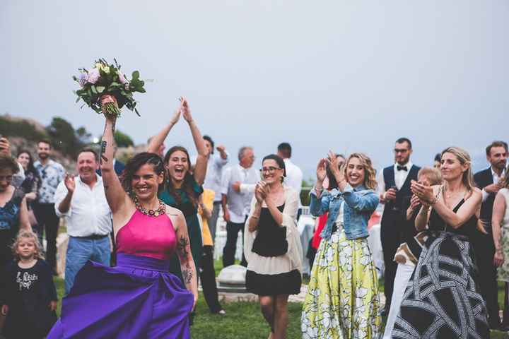 Sposine datemi un'idea di come dare il bouquet da sposa😍 - 3