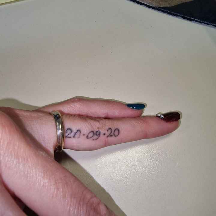 Un tatuaggio intorno all'anulare, che ne pensate?💍 - 1