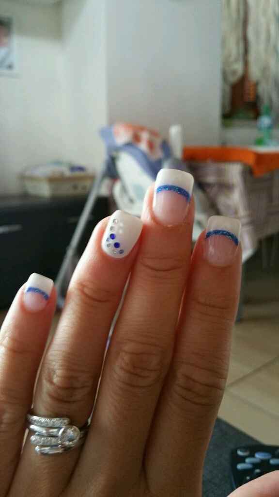 A meno 2 ecco le mie unghie - 1