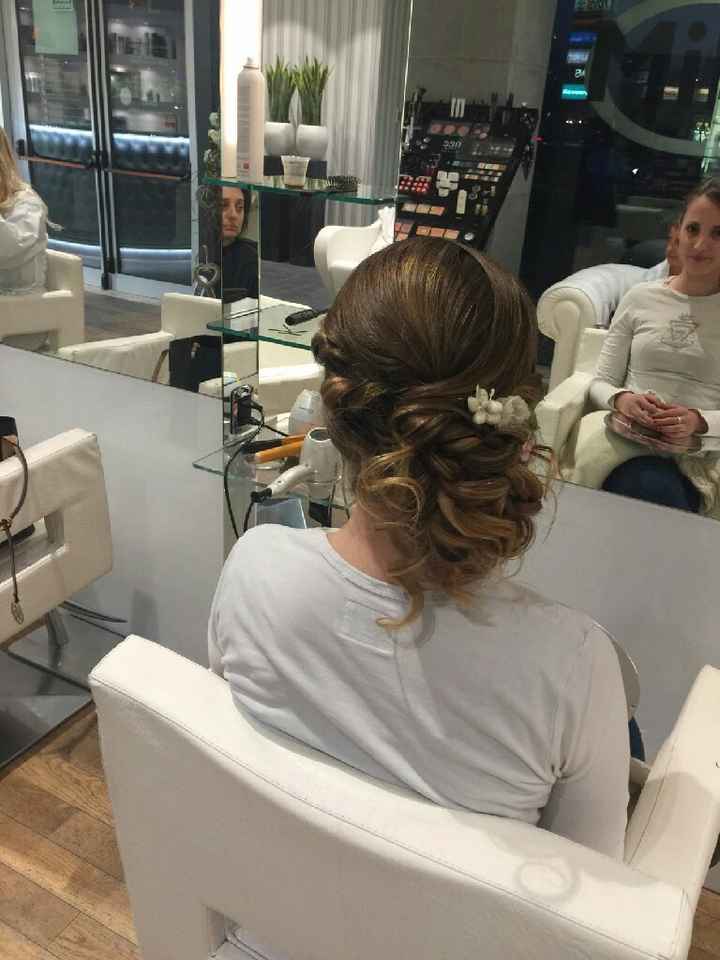 Acconciatura e abito...vi piace? dubbio sui capelli... - 1