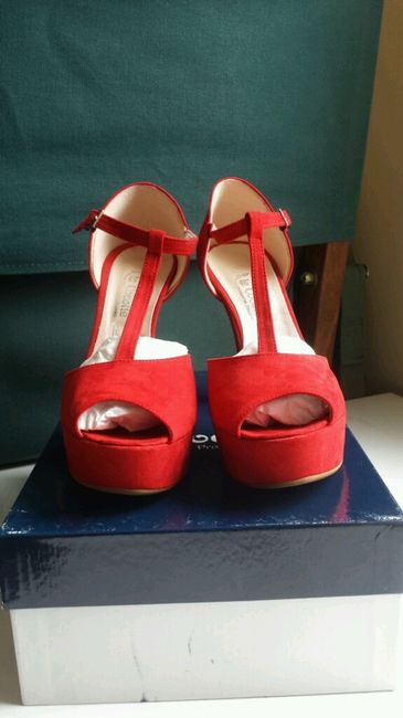 Scarpe sposa....bianche o colorate? mi fate vedere le vostre? - 1