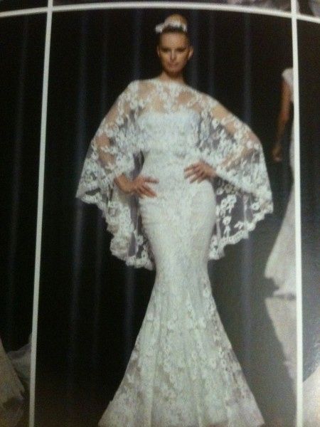 Non l'ho scelta ma questa mantella indossata è meravigliosa!!!