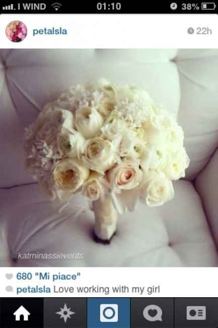 Club della sposa con il bouquet colorato: - 1