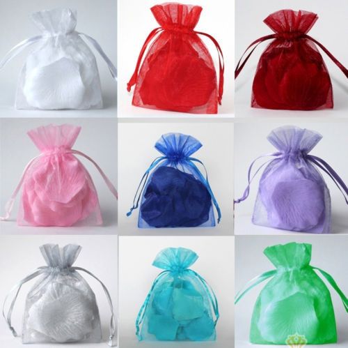 Ho scelto schettini di organza ci vanno 10/15 confetti sono arrivati proprio oggi 