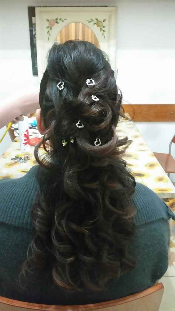 Finalmente la mia acconciatura....e proprio come la sognavo.....la 2 prova sposine.....cosa ne pensa