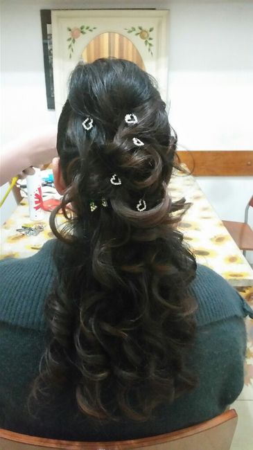 Finalmente la mia acconciatura....e proprio come la sognavo.....la 2 prova sposine.....cosa ne pensa