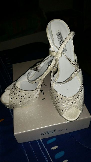 Sono curiosa di vedere le vostre scarpe. .. - 1