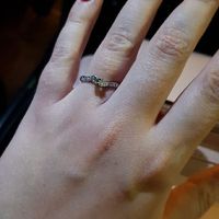 E ora mostraci una foto del tuo anello di fidanzamento! - 1