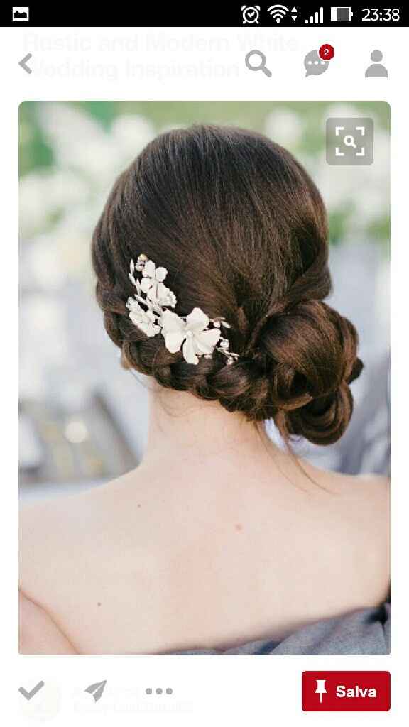 Acconciatura abito scollato sulla schiena - 1