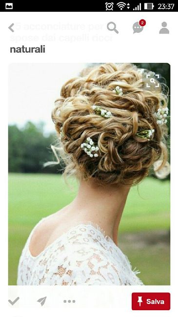 Acconciatura abito scollato sulla schiena - 3