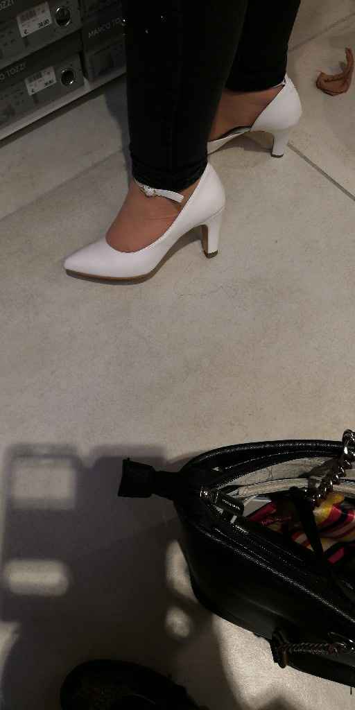 a 8 giorni dal matrimonio sono senza scarpe - 1