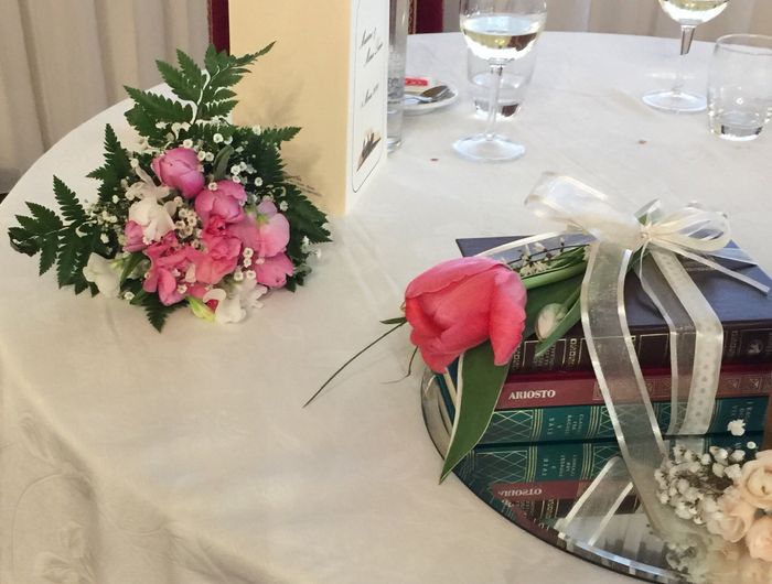 Idee per includere i libri alle vostre nozze 12