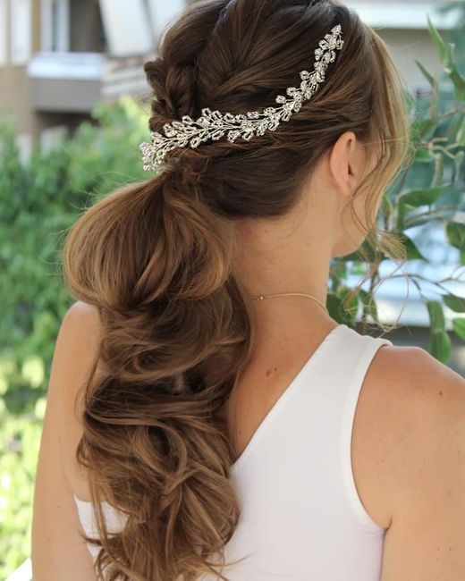 Idee acconciatura per questo abito 16