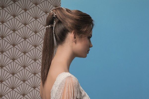 Idee acconciatura per questo abito 14