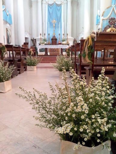 Allestimento in chiesa country chic 2