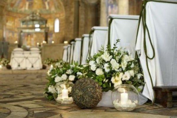 Allestimento in chiesa country chic 3