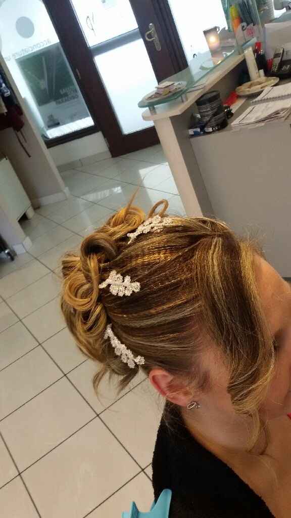 Nuova parrucchiera...nuova acconciatura! - 4