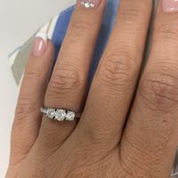 E ora mostraci una foto del tuo anello di fidanzamento! - 1