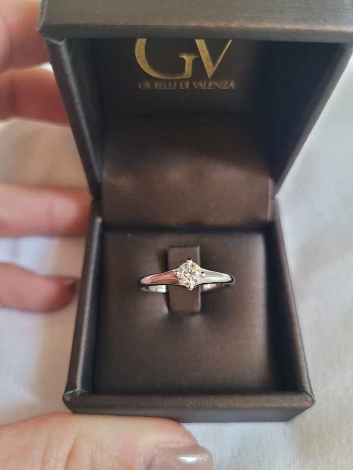 Come è il vostro anello di fidanzamento?? - 1