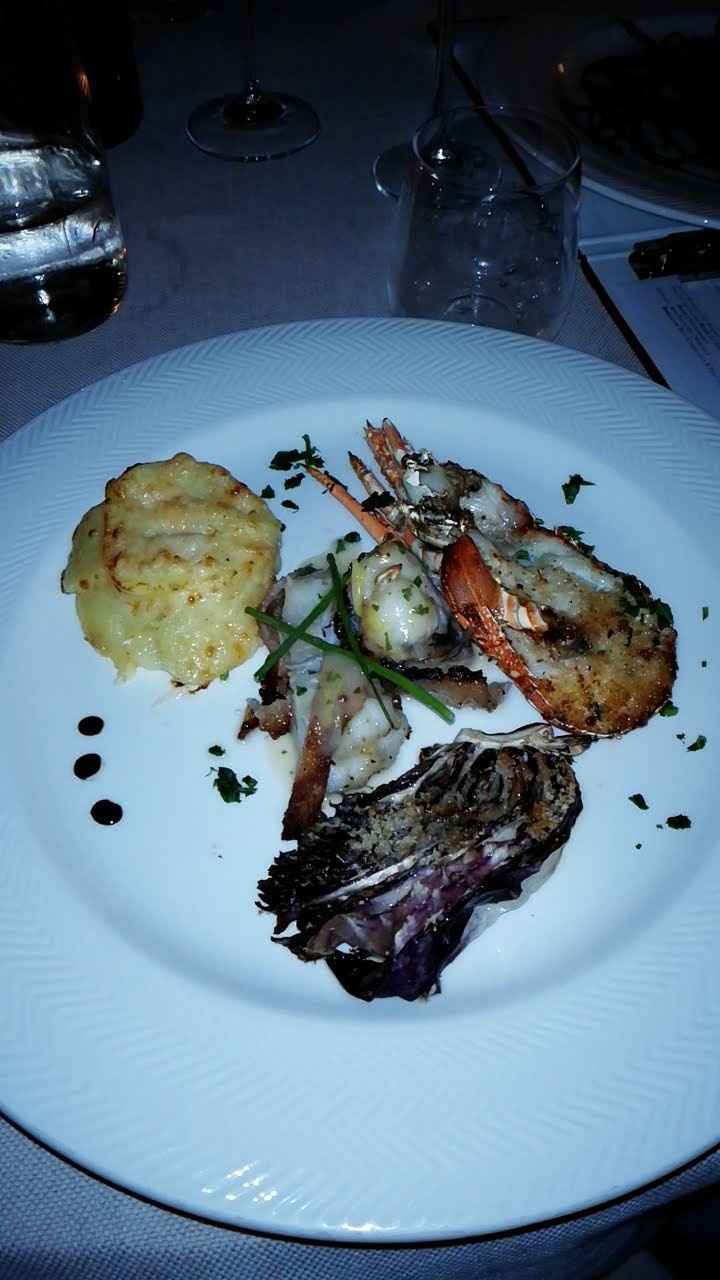 Medaglioni di pescatrice in fascio di lardo (il tortino di patate va con l'altro secondo)