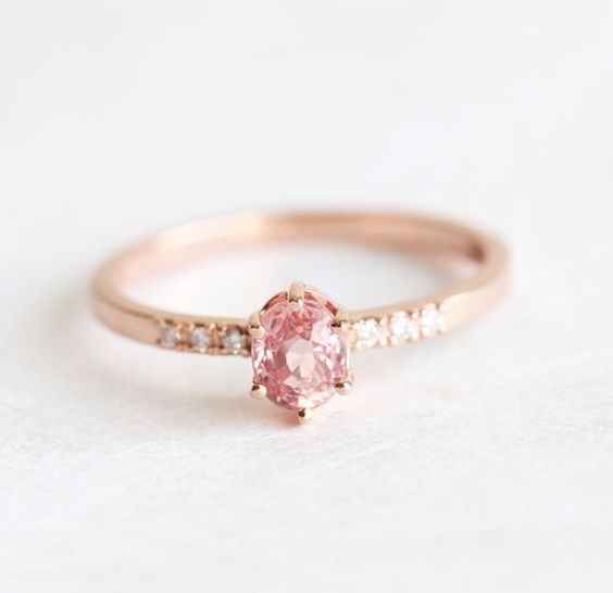 anello zaffiro rosa