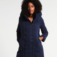 la parte davanti si rimuove e diventa un giubbotto normale