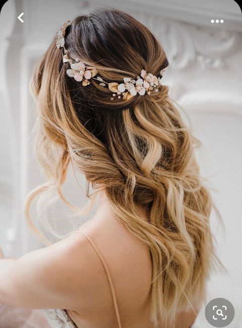 Acconciatura semi raccolto - 3