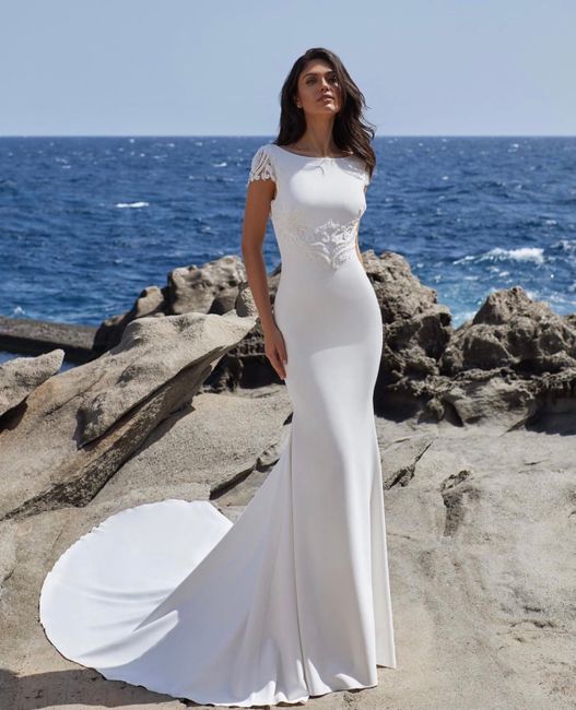 White one e Aire Royale by Pronovias ❤️ 54