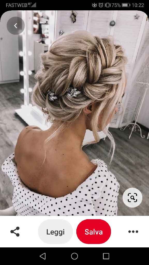 Acconciatura raccolta - 3