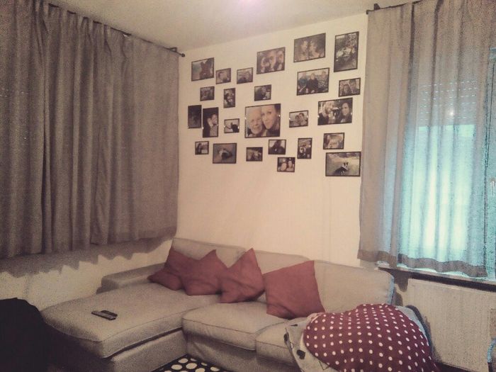 Paretee piena di foto - 1