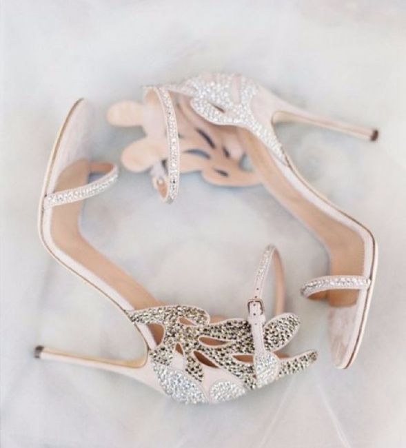 Scarpe con abito stile bohemien 8