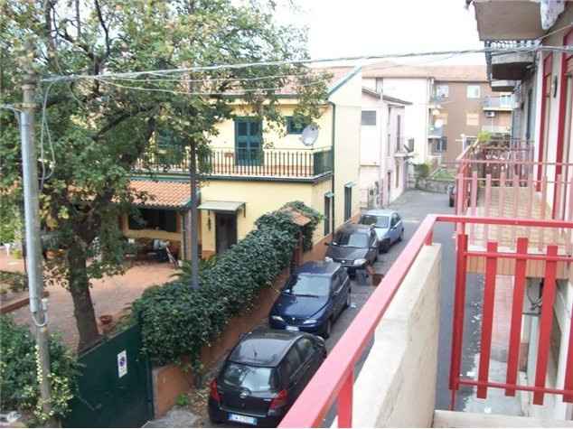 Balconcino vista strada privata