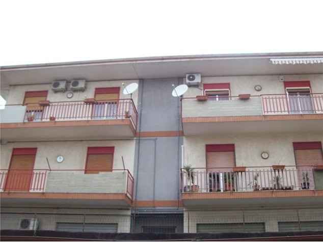 Da Fuori 2 Balcone con i fiori in bassp a dx
