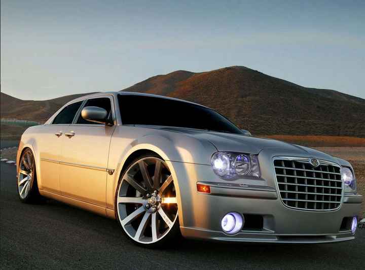 Chrysler 300c grigia