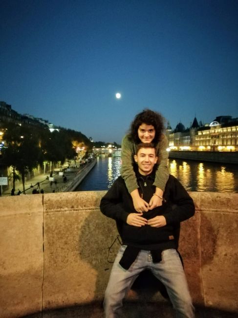 Postate una foto di voi due 👇 - 1