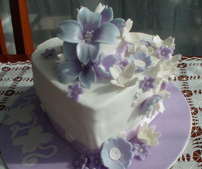 Torta a cuore col viola