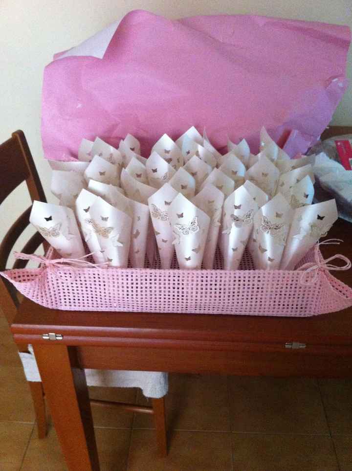 cestino con coni portariso