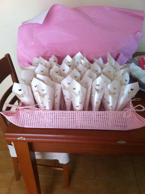 cestino con coni portariso