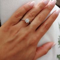 E ora mostraci una foto del tuo anello di fidanzamento! - 1