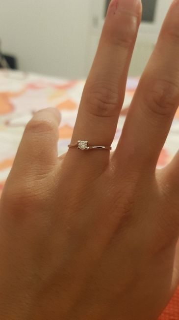 E ora mostraci una foto del tuo anello di fidanzamento! - 1