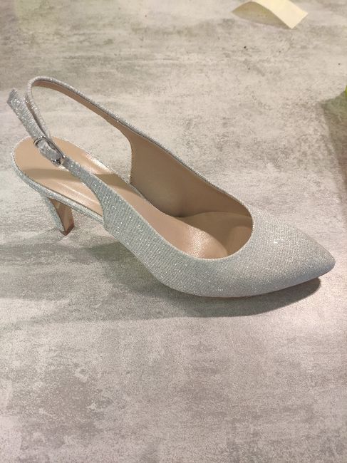 Trovate le scarpe! 👌💙 - 3