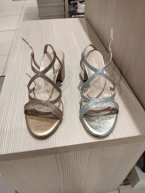 Scarpe di ricambio... dilemma 😓😭😭😭 - 2