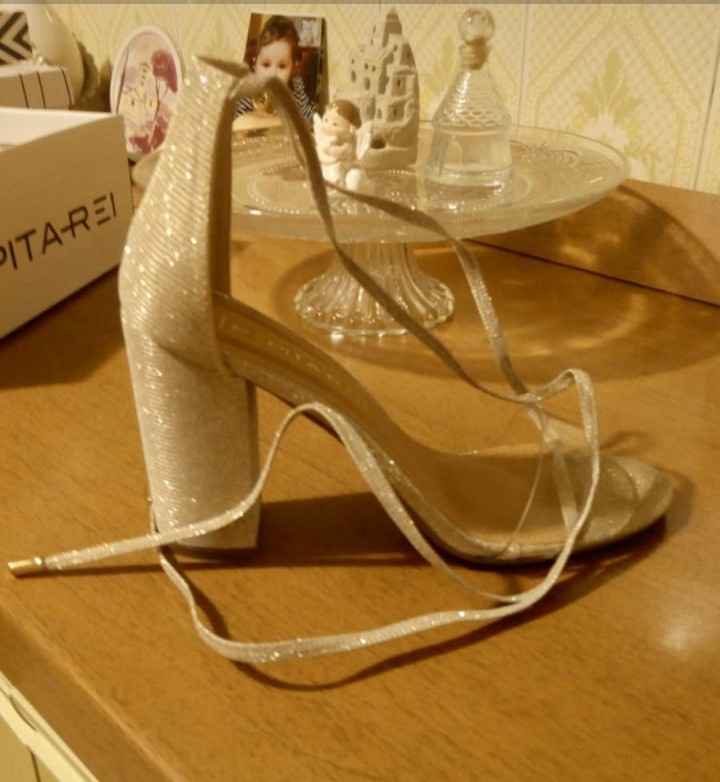 Scarpe e 2 abito √ - 5