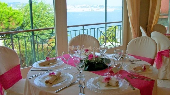 tavolo fucsia/bianco