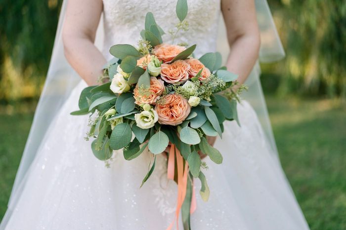 Il bouquet della sposa va scelto in base al vestito? 5