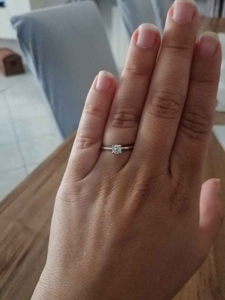 E ora mostraci una foto del tuo anello di fidanzamento! - 1