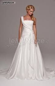 Abito monospalla, consigli acconciatura - 1