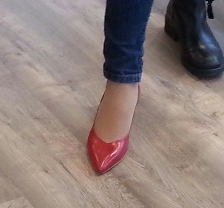 Scarpe rosse??? - 2